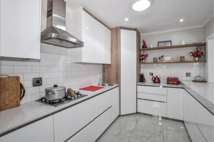 6 Bedroom Property for Sale in De Tijger Western Cape